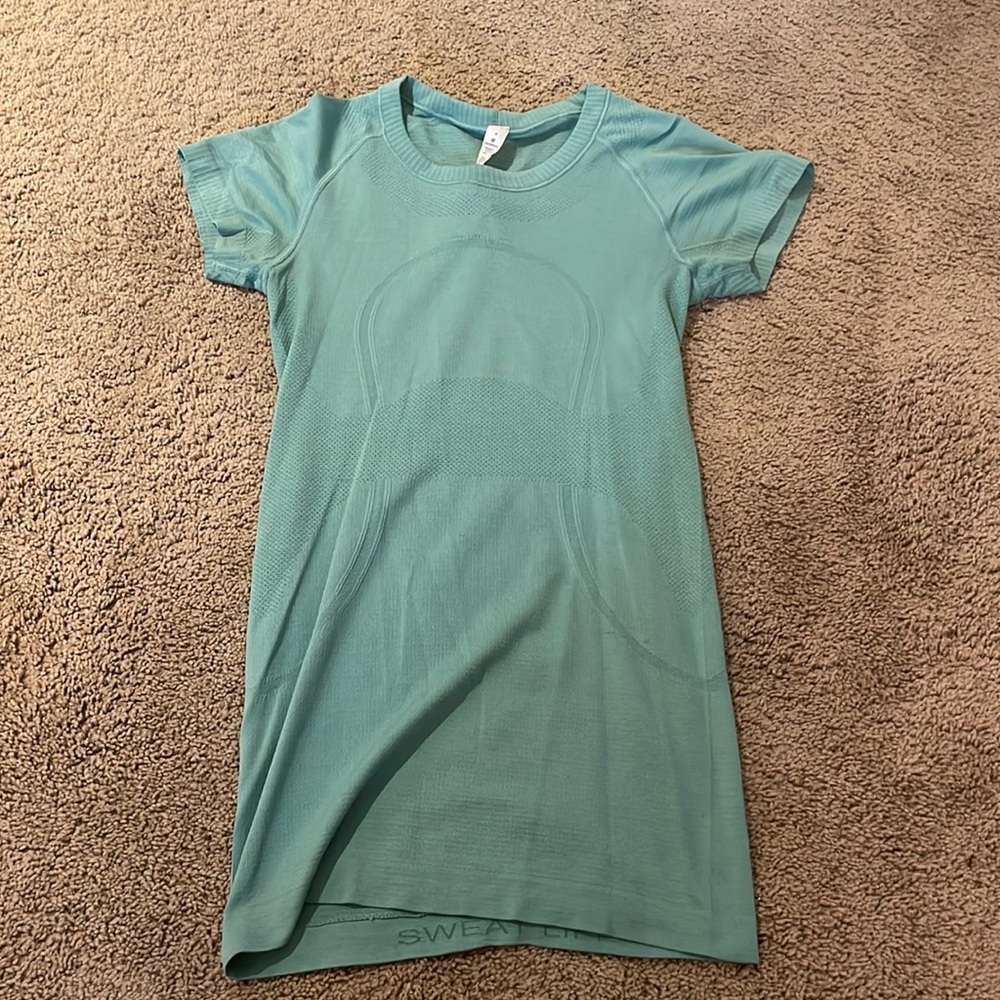 Lulu Lemon green short sleeve swiftly tech